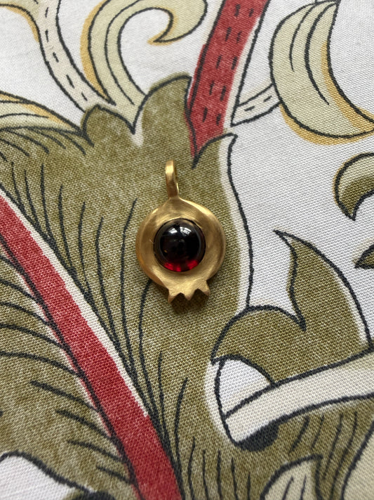 Petite Pom Charm - 18k Gold