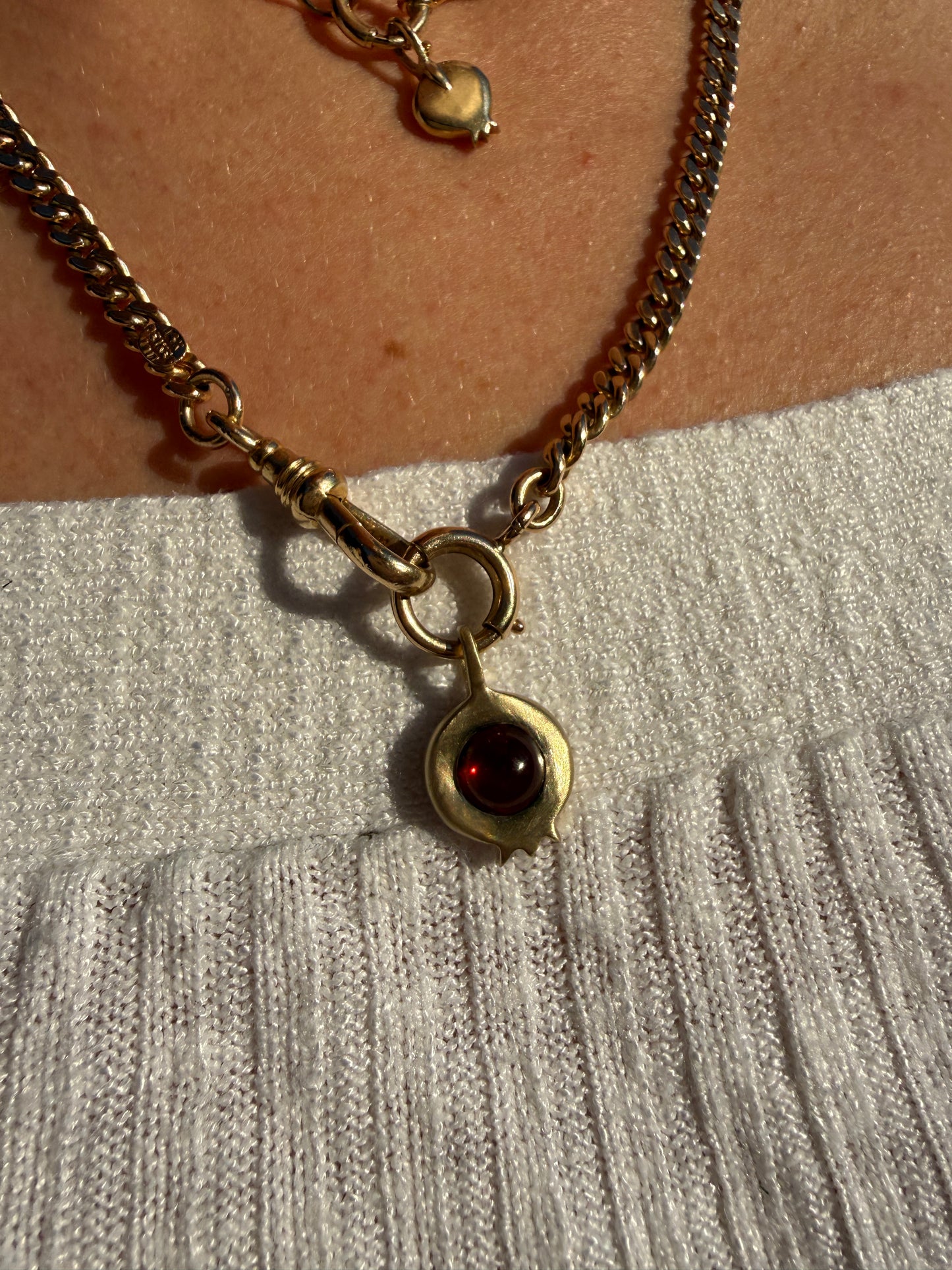 Petite Pom Charm - August Birthday Drop